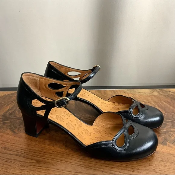 Chie Mihara Sainte Black Leather Heel, New in Box - Picture 4 of 7